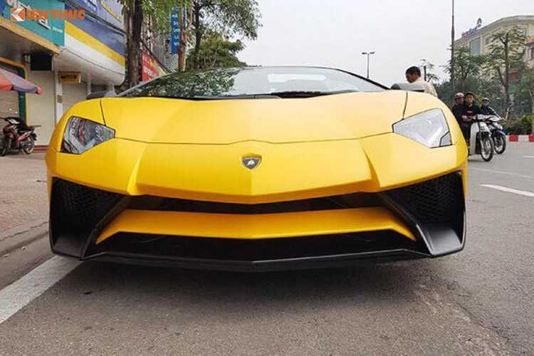 lamborghini-aventador-sv-mui-tran-thet-gia-39-ty-tai-ha-noi-hinh-11