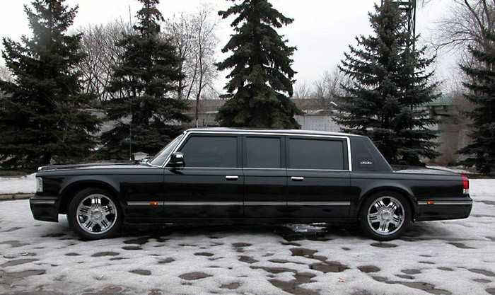 Xe sản xuất cho Tổng thống Putin có giá 1,2 triệu USD ảnh 2