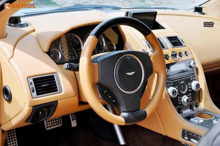 can-canh-hang-doc-aston-martin-rapide-hon-5-ty-tai-vn-hinh-6