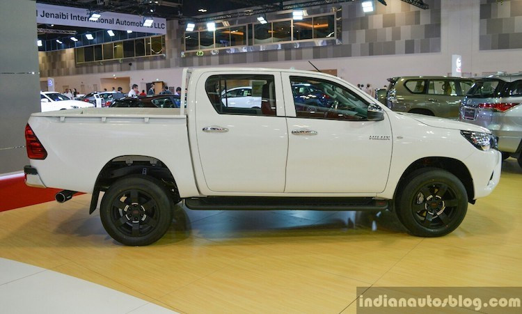 toyota-ra-mat-hilux-the-thao-trd-chot-gia-508-trieu-hinh-3