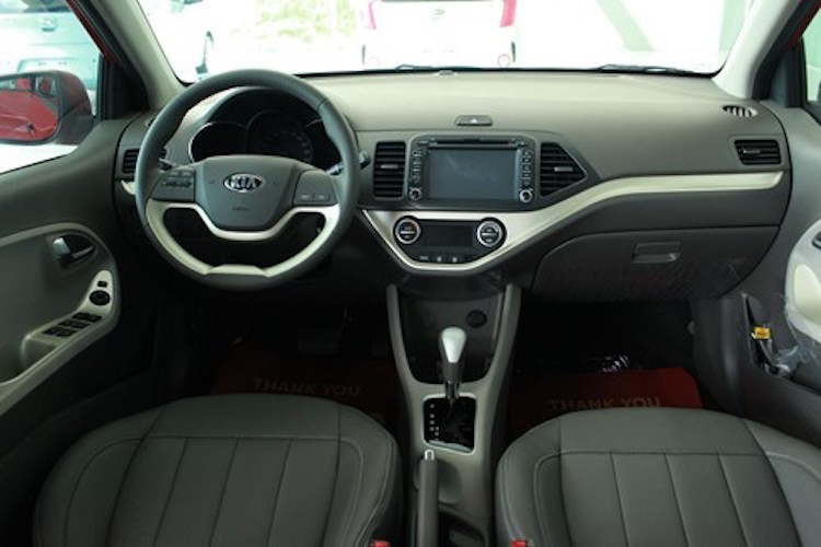 Bo 3 oto co nho, gia re thong tri doanh so xe Viet-Hinh-7