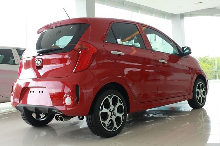 Bo 3 oto co nho, gia re thong tri doanh so xe Viet-Hinh-8