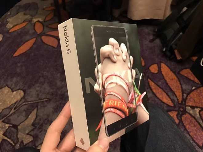 Anh thuc te Nokia 6: Thiet ke lai giua iPhone va Lumia hinh anh 1