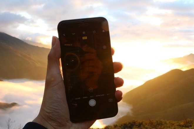 Nhieu nguoi Viet noi gian vi iPhone 7 lien tuc gap su co hinh anh 1