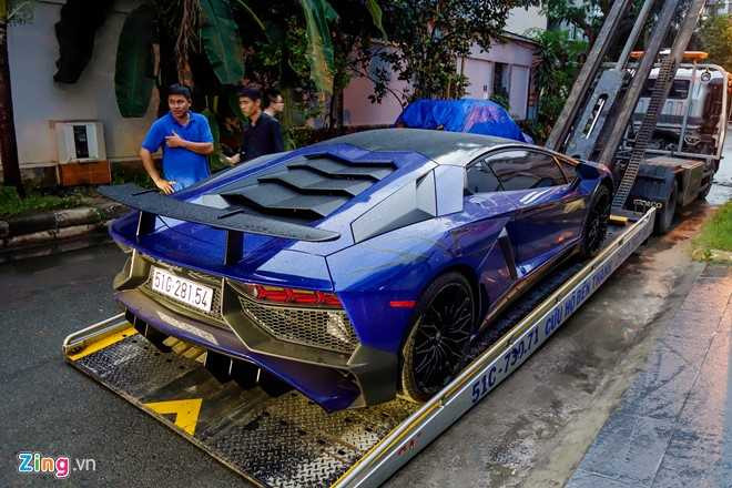 Sieu xe Lamborghini 35 ty cua Minh Nhua ra bien trang hinh anh 4