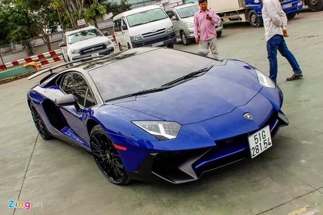 Sieu xe Lamborghini 35 ty cua Minh Nhua ra bien trang hinh anh 6
