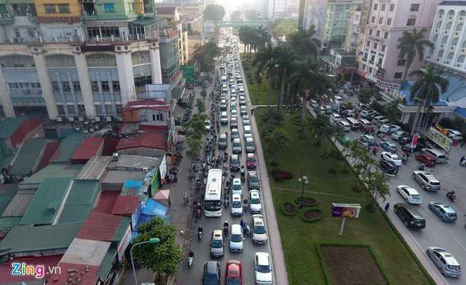 Oto ngap duong, Ha Noi lai un tac nghiem trong hinh anh 7
