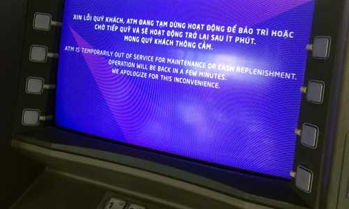 atm-phong-giao-dich-ngan-hang-tai-ha-noi-qua-tai-ngay-can-tet