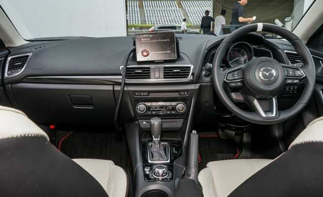 Mazda 3 2017 ban o Thai Lan voi gia tu 549 trieu dong hinh anh 2