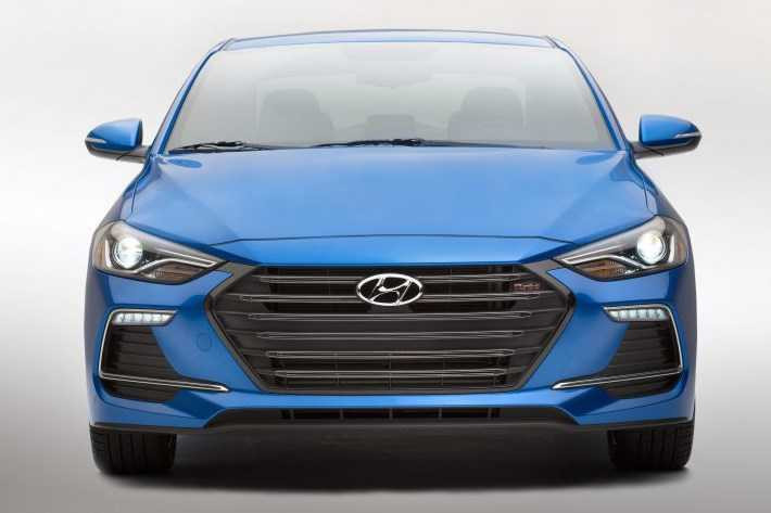 lo-anh-song-hyundai-elantra-sport-2017-o-malaysia-hinh-4