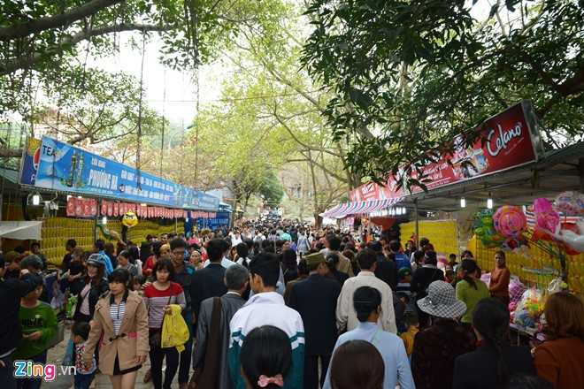 Doi tien le sau Tet: 100.000 dong 'an' 50.000 dong hinh anh 1