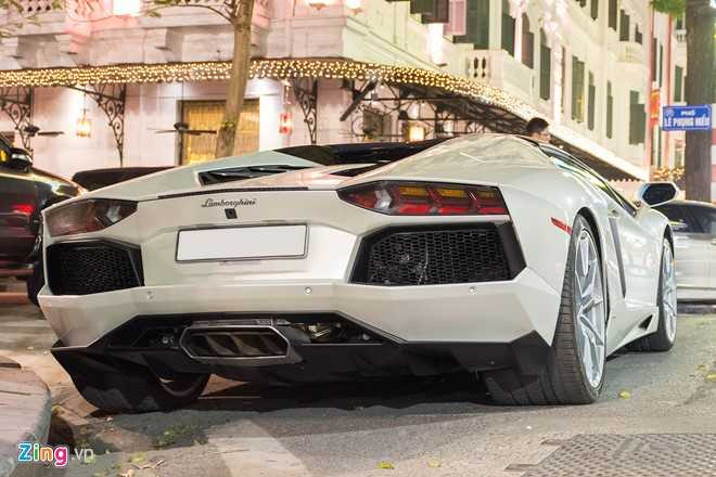 Lamborghini Aventador Roadster ra bien trang tai Ha Noi hinh anh 7