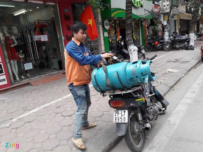 Gas tang gan 30.000 dong/binh, dai ly cung ‘phat hoang’ hinh anh 2