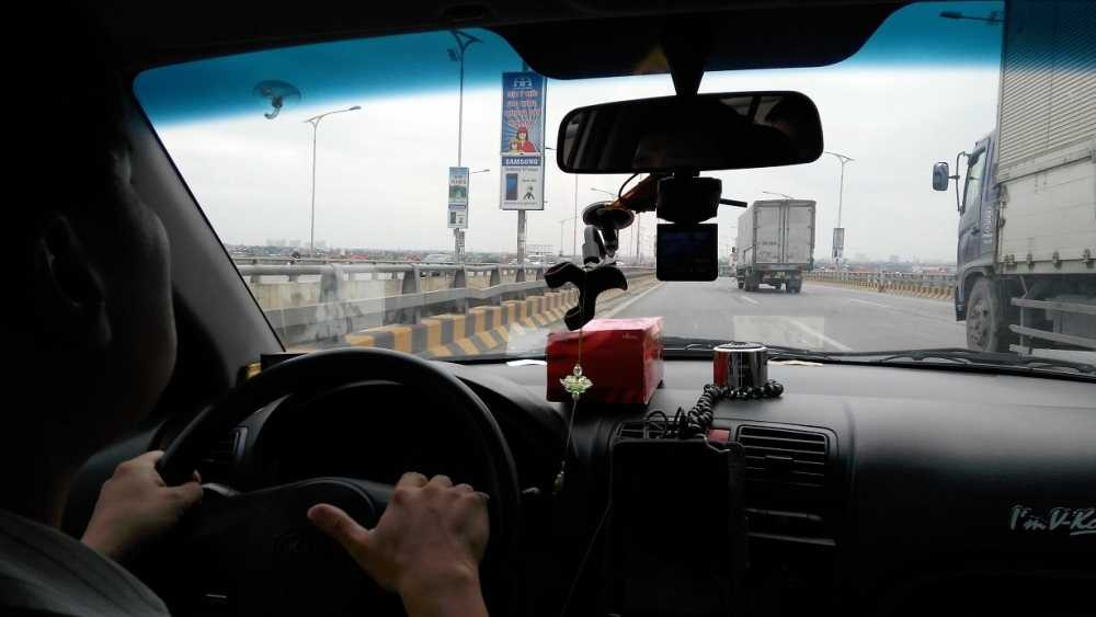 taxi-thue-moi-truong-xang-dau