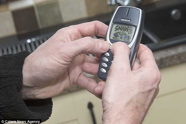 Nokia 3310 sau 17 nam van xai tot hinh anh 3