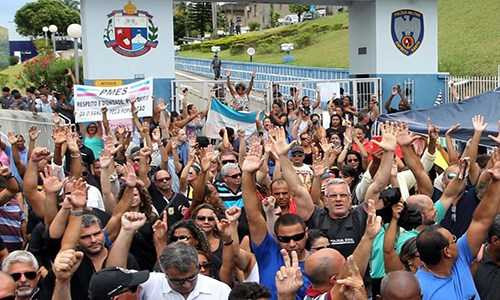 hinh-anh-ve-bao-loan-o-brazil-do-canh-sat-dinh-cong-hinh-7