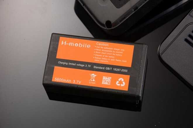 Dien thoai 'dap da' dan tro lai, de doa vi the smartphone hinh anh 2