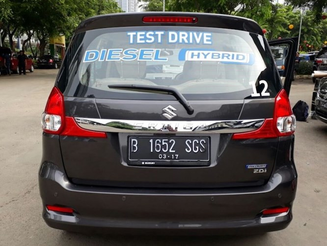 mpv-7-cho-suzuki-ertiga-diesel-hybrid-sieu-re-gia-373-trieu-hinh-3