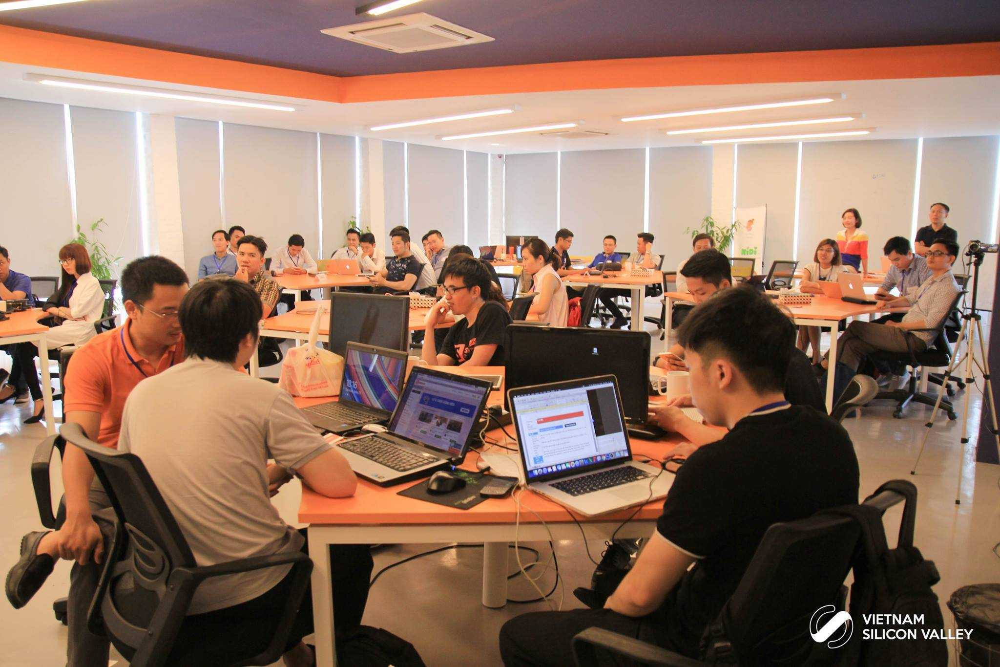 _nh 2. Cßc startup lam vi_c t_i Vietnam Silicon Valley