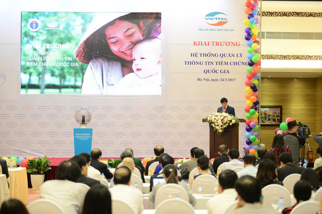  “Qua quá trình làm việc với Viettel, chúng tôi thấy rằng điều quan trọng nhất của những người làm kỹ thuật của Viettel để xây dựng hệ thống này là họ biết lắng nghe cán bộ y tế cơ sở”, Thứ trưởng Bộ Y tế - Nguyễn Thanh Long 