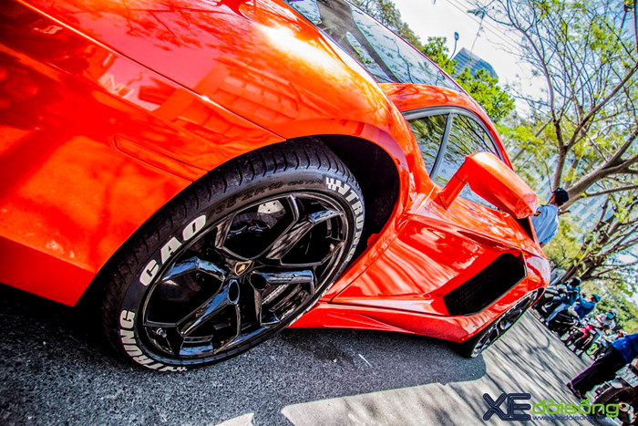 Ngắm siêu bò Aventador LP700-4 của đại gia ngành Y khoe sắc trên phố Sài Gòn ảnh 5
