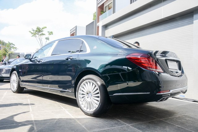 dai-gia-viet-tau-sieu-xe-sang-maybach-gia-7-ty-la-ai-hinh-4