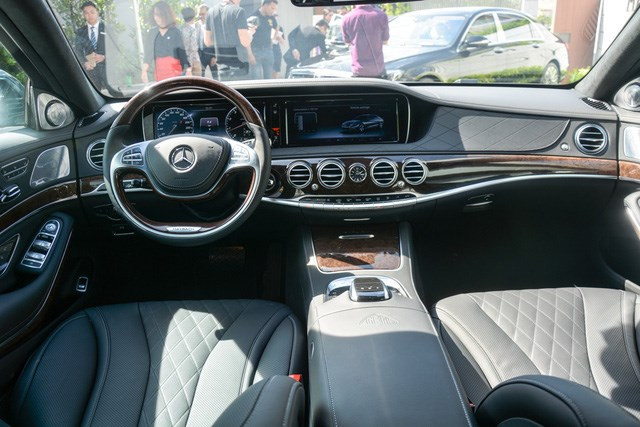 dai-gia-viet-tau-sieu-xe-sang-maybach-gia-7-ty-la-ai-hinh-5