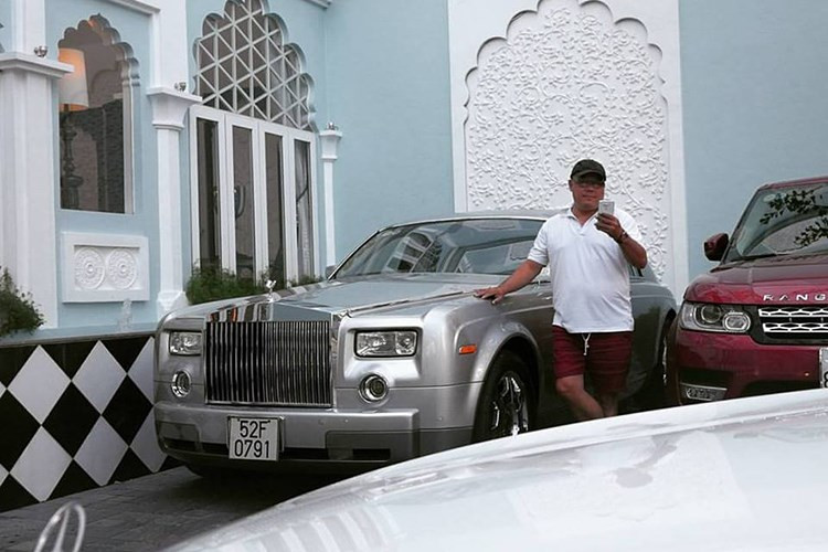 dai-gia-viet-tau-sieu-xe-sang-maybach-gia-7-ty-la-ai-hinh-8