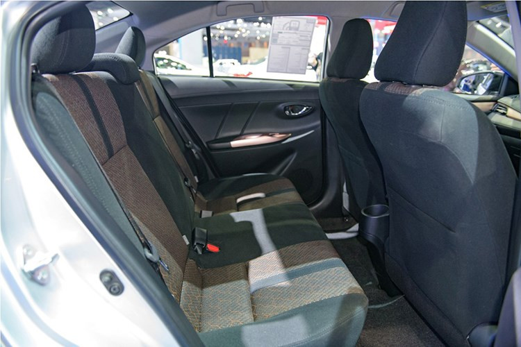 hang-nong-toyota-vios-2017-gia-tu-390-trieu-dong-hinh-7