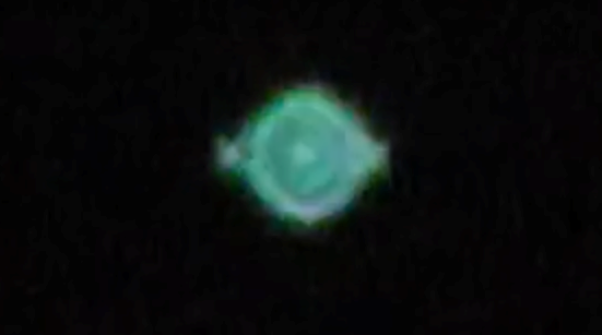 kinh-ngac-vat-the-nghi-ufo-bien-sac-o-elmbridge-anh