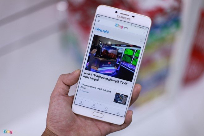 5 smartphone hap dan len ke thang 4 hinh anh 4