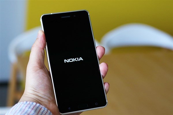 chiem-nguong-nokia-6-mau-trang-tuyet-dep-sap-ra-mat-hinh-6