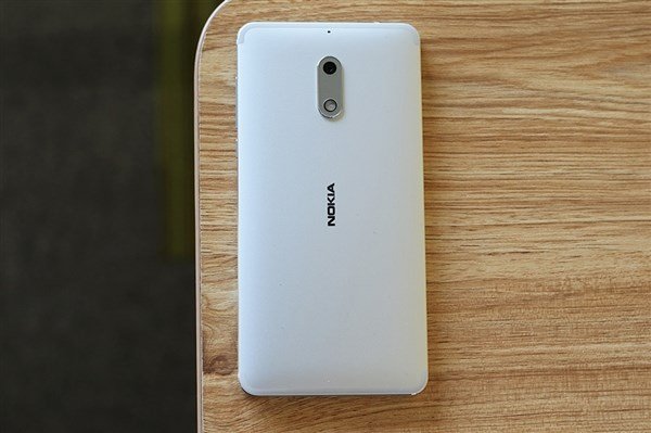 chiem-nguong-nokia-6-mau-trang-tuyet-dep-sap-ra-mat-hinh-7