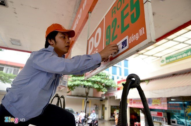 Da trinh de xuat tang thue moi truong voi xang len 8.000 dong mot lit hinh anh 1