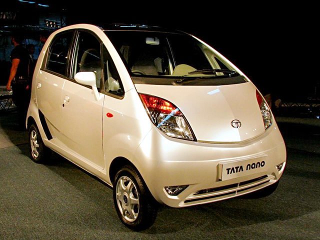 su lui tan cua o to an do gia re tata nano hinh anh 5
