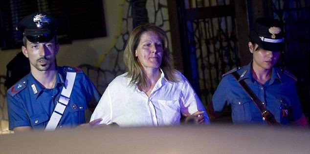 Ba trum mafia thay chong tiep quan bang dang khet tieng Italy hinh anh 1