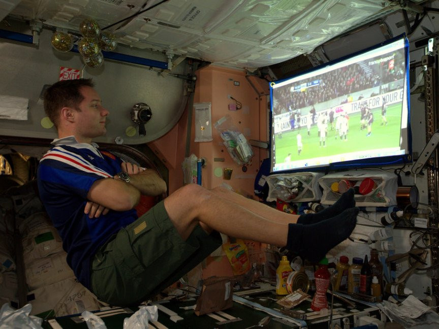 Cuoc song cua cac phi hanh gia tren tram vu tru quoc te hinh anh 10