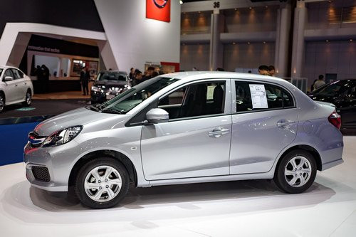 xe nho gia re honda brio chi tu 324 trieu dong hinh anh 3