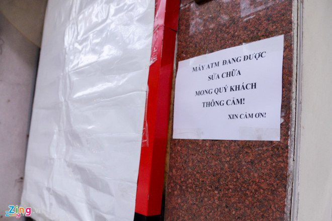 ATM o Sai Gon ngung phuc vu sau 22h, Ngan hang Nha nuoc vao cuoc hinh anh 1