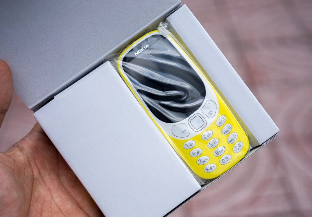 Mo hop Nokia 3310 gia hon mot trieu dong vua ban o Viet Nam hinh anh 2