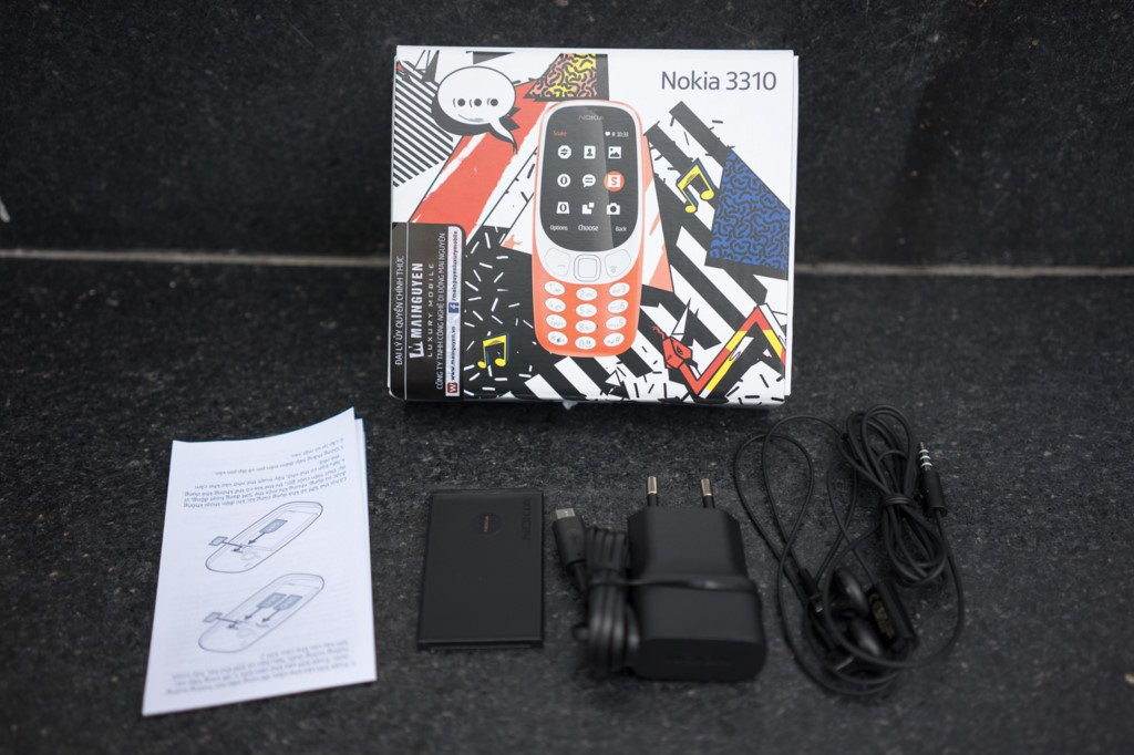 Mo hop Nokia 3310 gia hon mot trieu dong vua ban o Viet Nam hinh anh 3