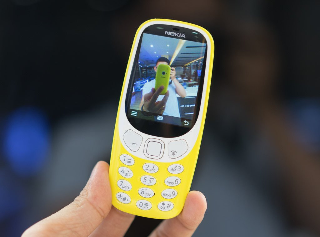 Mo hop Nokia 3310 gia hon mot trieu dong vua ban o Viet Nam hinh anh 4