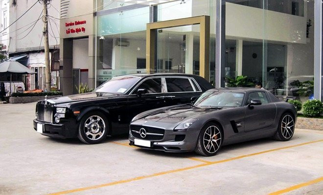 Hinh anh O to sieu sang bieu tang: Ban tong ban thao, do showroom vi thua lo