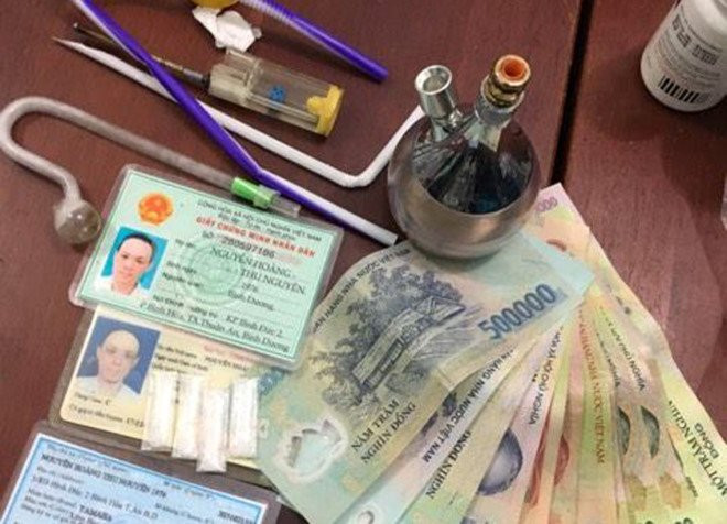 Giau ma tuy da trong quan lot hinh anh 2