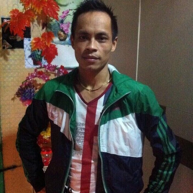  Nom sáng sủa, lại khéo ăn khéo nói nên Vương nhanh chóng từ gã bán trà đá vỉa hè thành thày bói và lừa đảo hàng trăm triệu đồng (ảnh Công an cung cấp) 