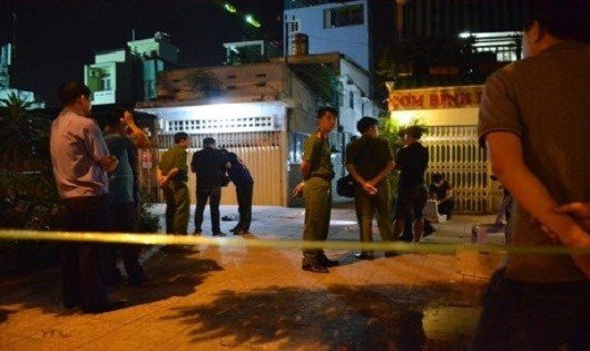 Hinh anh Tranh cai chuyen di tu suong hay kho, nam thanh nien rut dao sat hai ban than | Phap luat