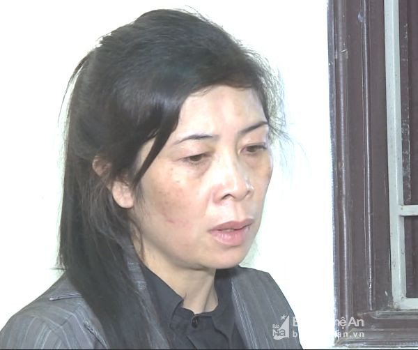 cong an ap vao nha nghi, bat qua tang 4 cap nam nu dang mua ban dam hinh anh 1