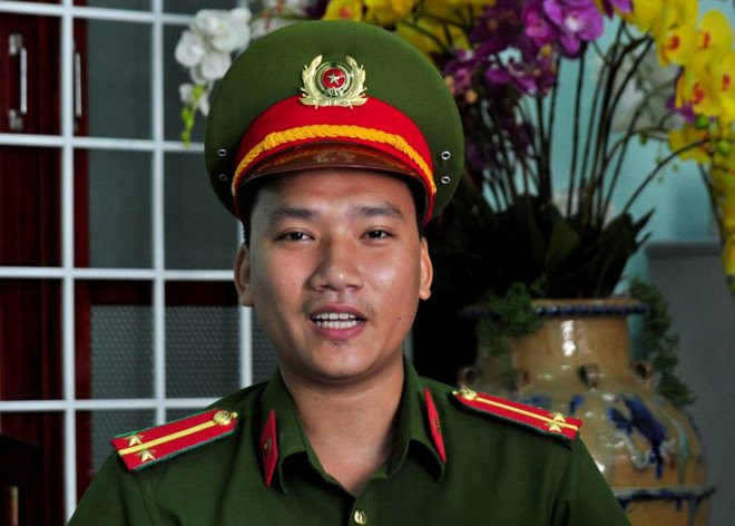 Canh sat 3 tinh tung quan bat ke tham gia trom 100 luong vang hinh anh 2