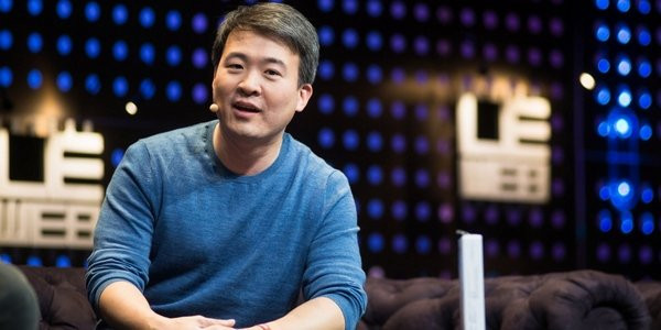 James Park — CEO FitBit, một công ty chuyên về sản xuất các thiết bị theo dõi sức khỏe – bỏ học trường đại học Harvard khoa khoa học máy tính.