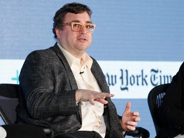 Reid Hoffman —CEO LinkedIn: Tốt nghiệp đại học Stanford chuyên ngành hệ thống tượng trưng và nhận thức khoa học, thạc sĩ triết học tại trường Oxford.